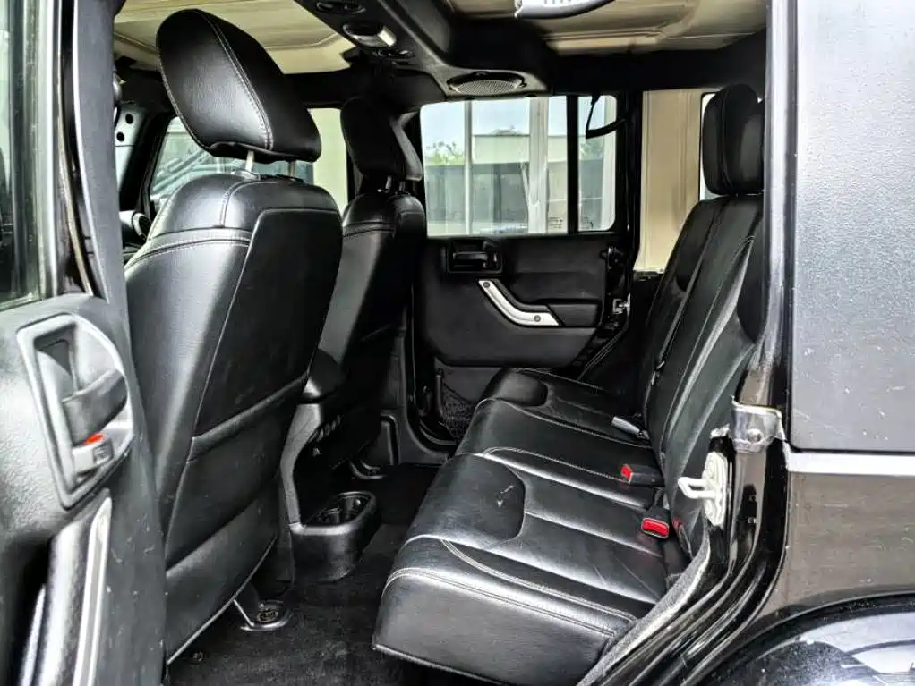 Jeep Wrangler — миниатюра 8