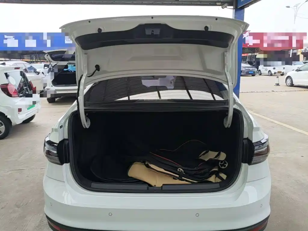 Volkswagen Lavida — миниатюра 18