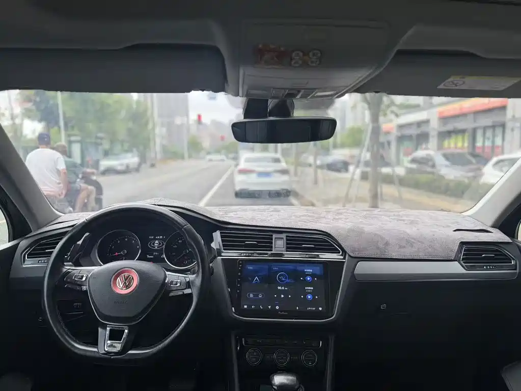 Volkswagen Tiguan L — миниатюра 6