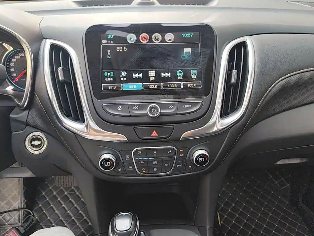 Chevrolet Equinox — миниатюра 13