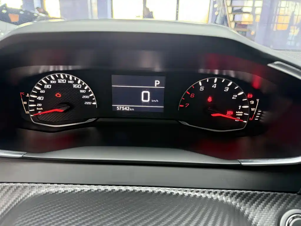 Peugeot 2008 — миниатюра 5