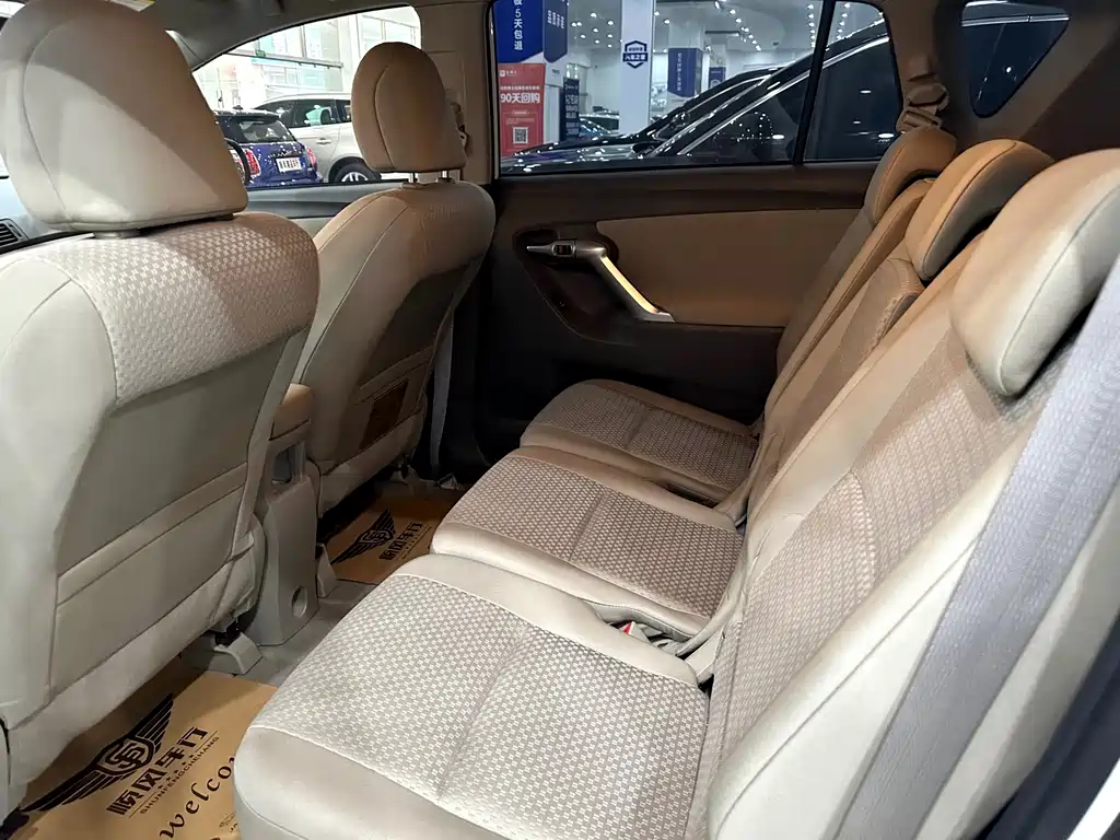 Toyota Verso — миниатюра 10