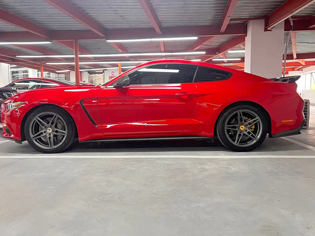 Ford Mustang — миниатюра 4