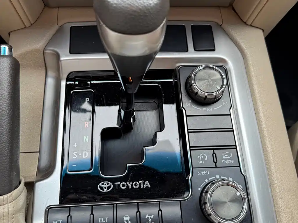 Toyota Land Cruiser — миниатюра 14