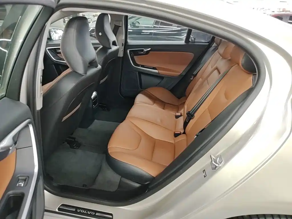 Volvo S60 — миниатюра 17