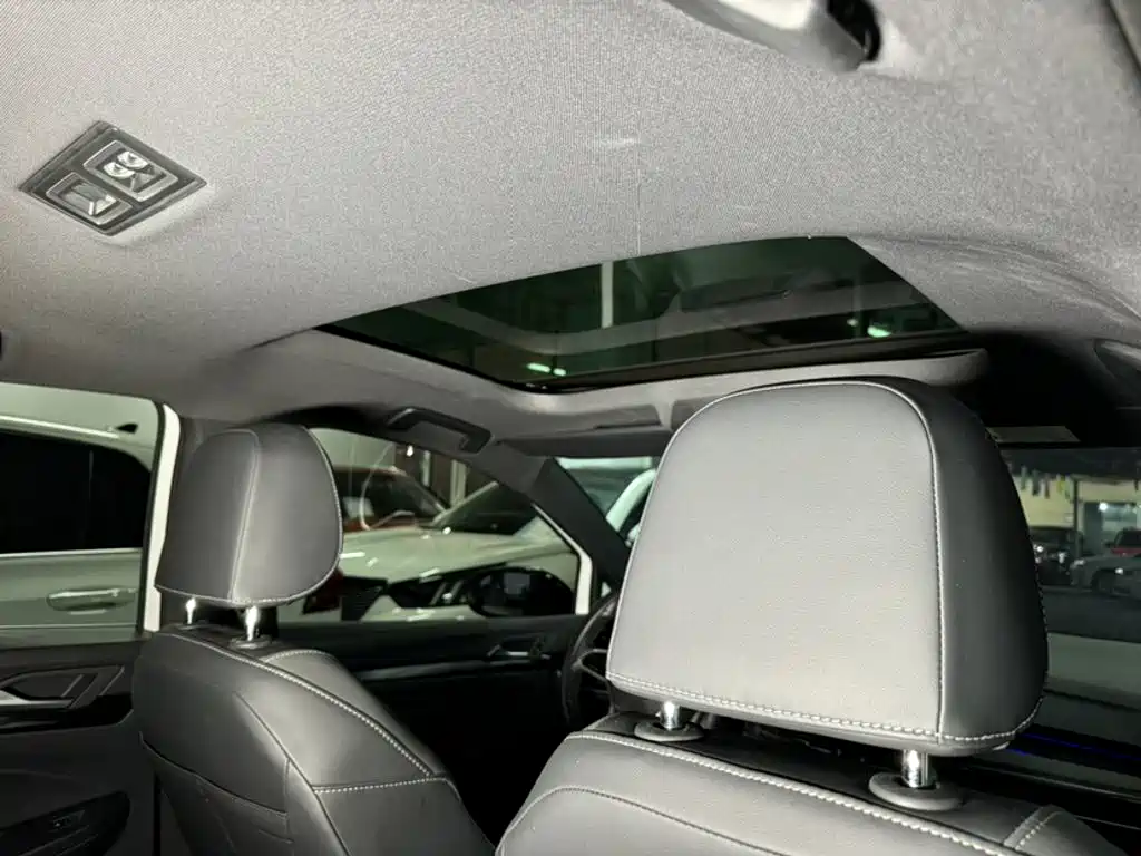 Volkswagen Golf — миниатюра 12