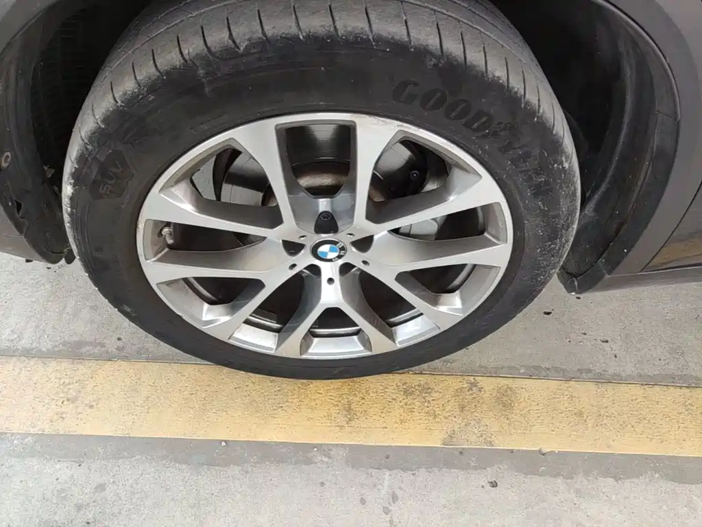 BMW X5 (Import) — миниатюра 23