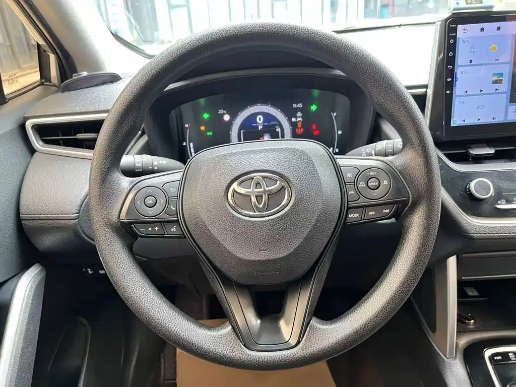 Toyota Corolla Cross — миниатюра 11
