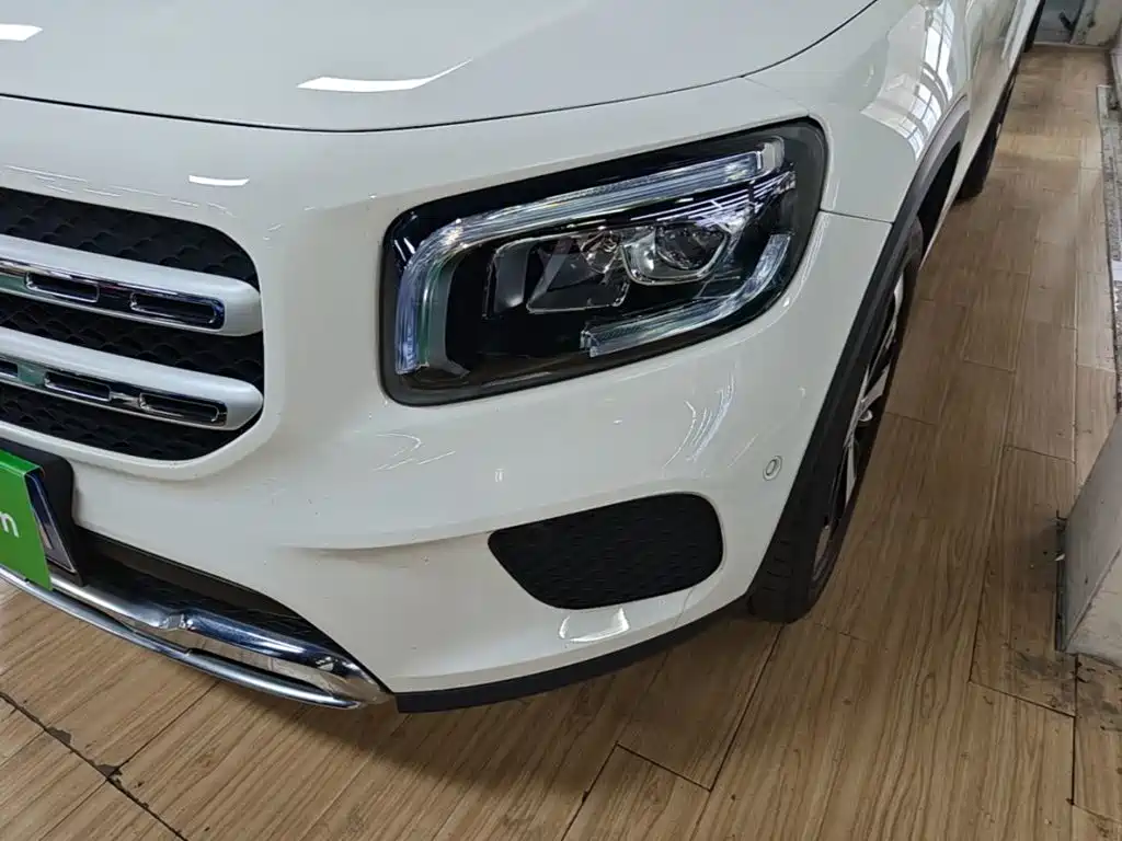 Mercedes-Benz GLB — миниатюра 24