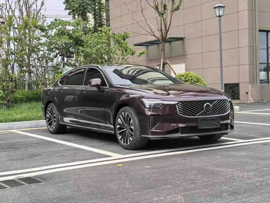 Volvo S90 2026 B5 Luxury