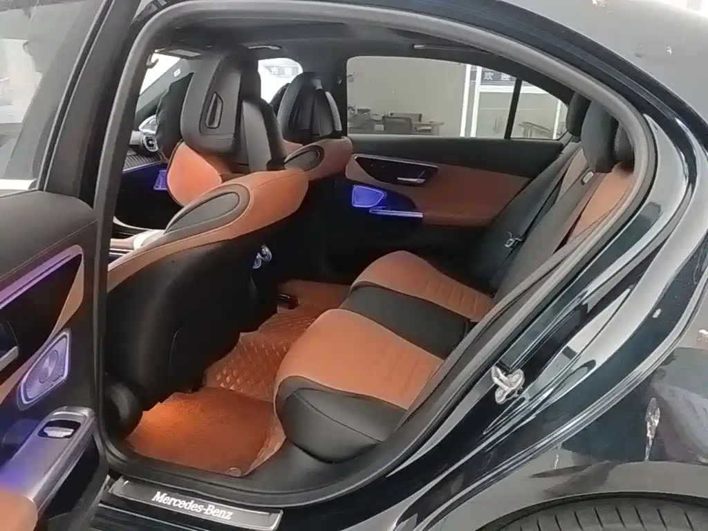Mercedes-Benz C-Class — миниатюра 17