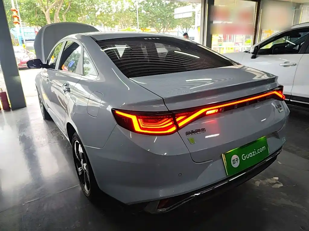 Geely L HiP — миниатюра 5