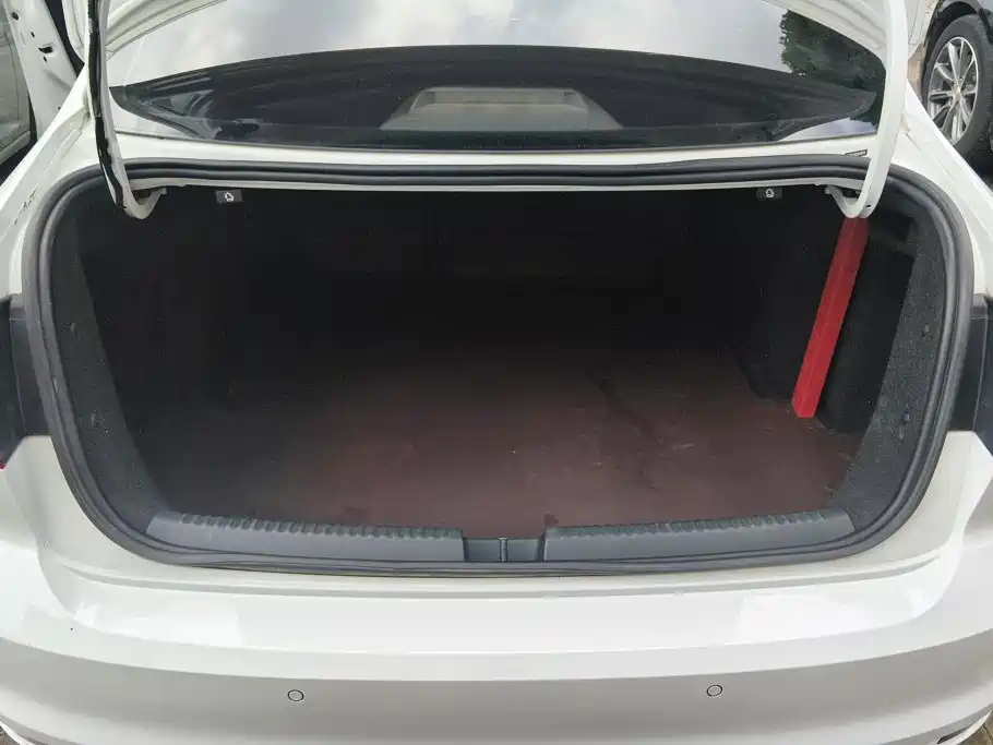 Volkswagen Sagitar — миниатюра 4