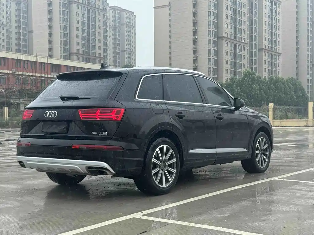 Audi Q7 — миниатюра 9
