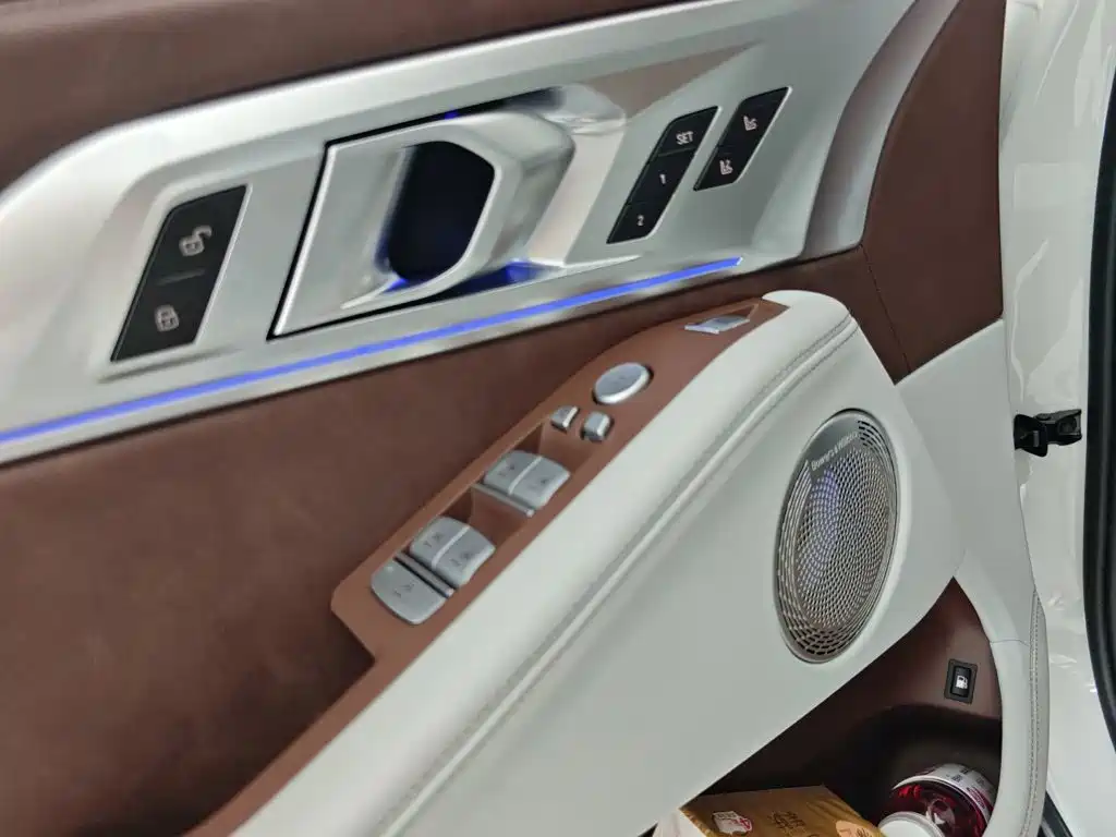 BMW XM — миниатюра 5