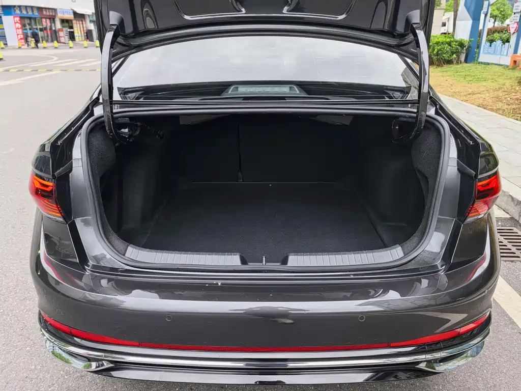 Volkswagen Sagitar — миниатюра 14
