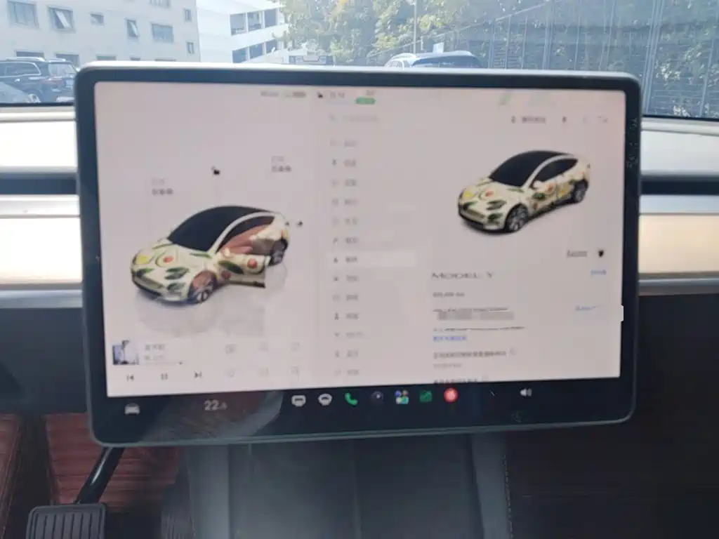 Tesla Model Y — миниатюра 16