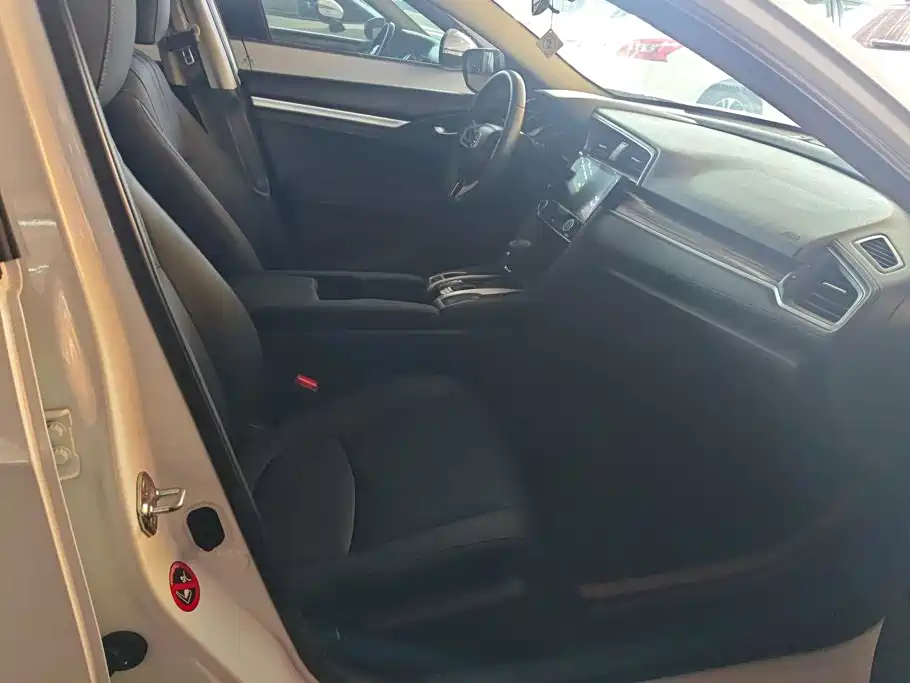 Honda Civic — миниатюра 8