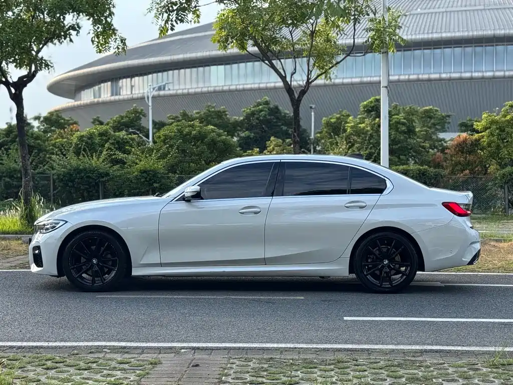 BMW 3 Series — миниатюра 11