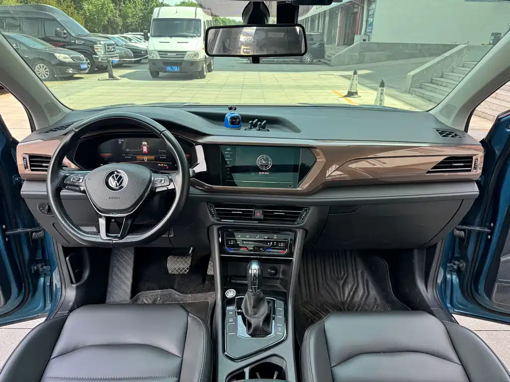 Volkswagen Tharu — миниатюра 10