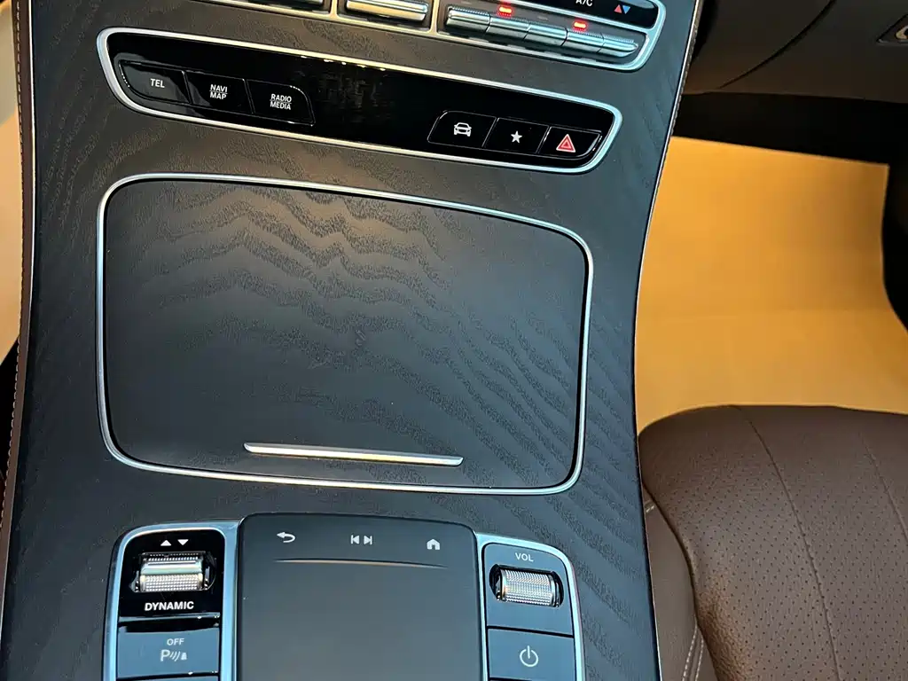 Mercedes-Benz E-Class (Import) — миниатюра 14