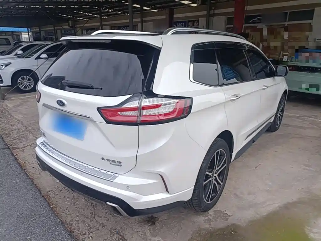 Ford Edge — миниатюра 7