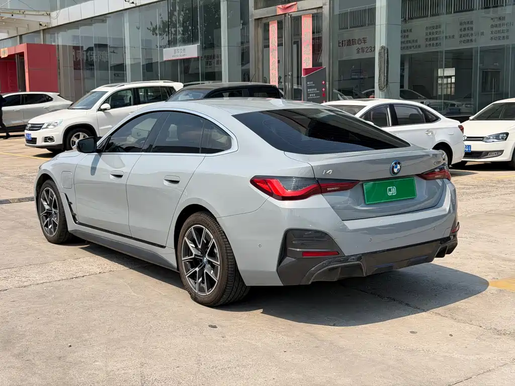 BMW i4 — миниатюра 13