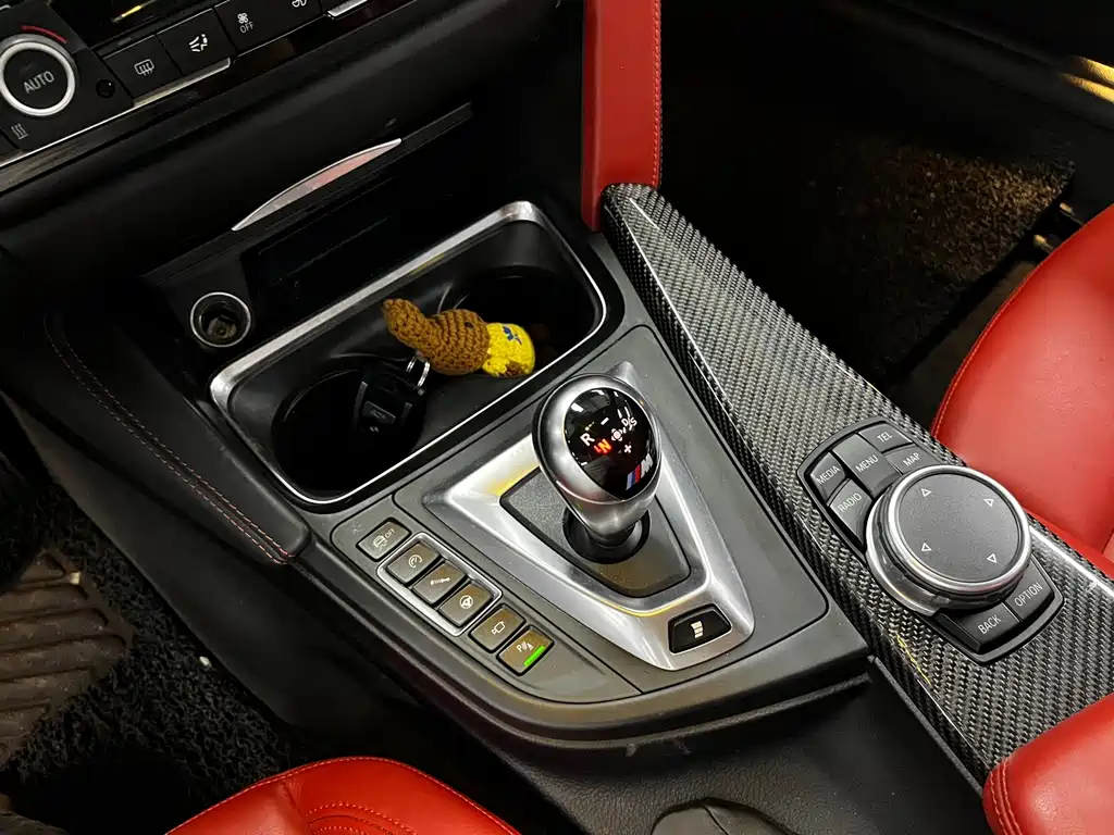 BMW M4 — миниатюра 10