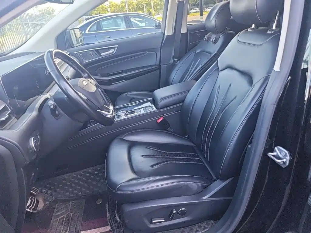 Ford Edge — миниатюра 8