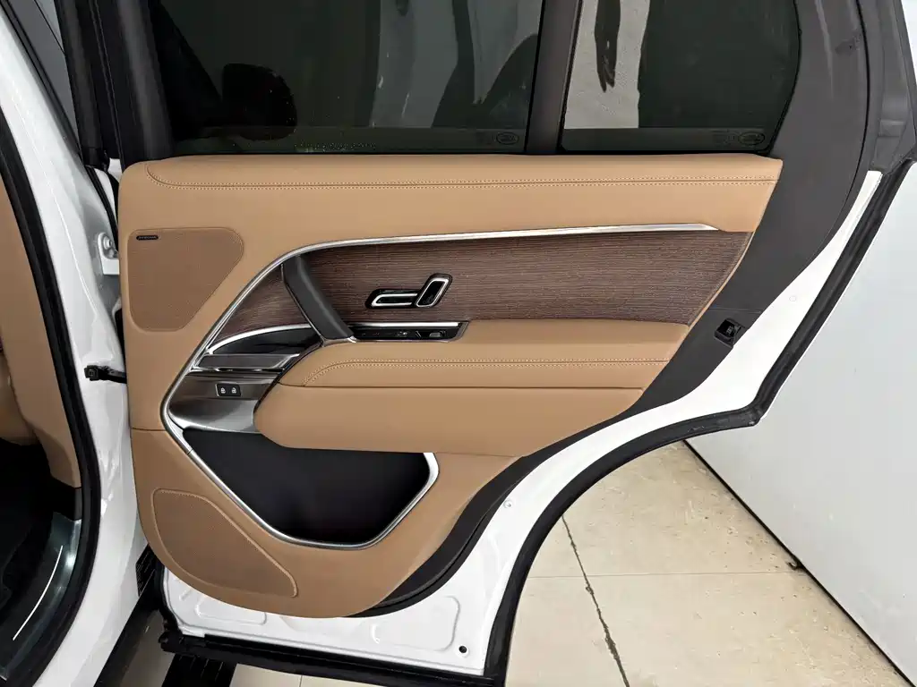 Land Rover Range Rover — миниатюра 22