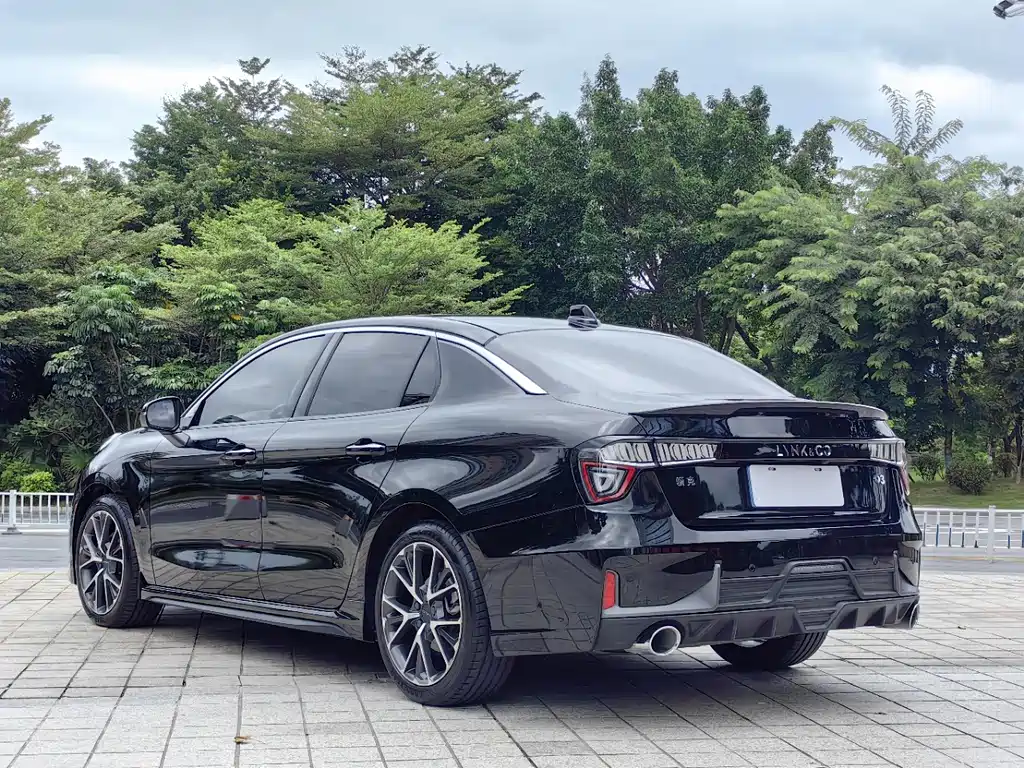 Lynk & Co 03 — миниатюра 6