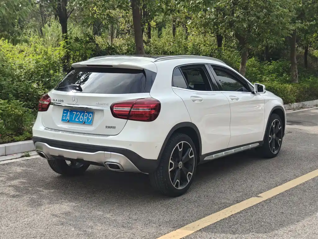 Mercedes-Benz GLA — миниатюра 7