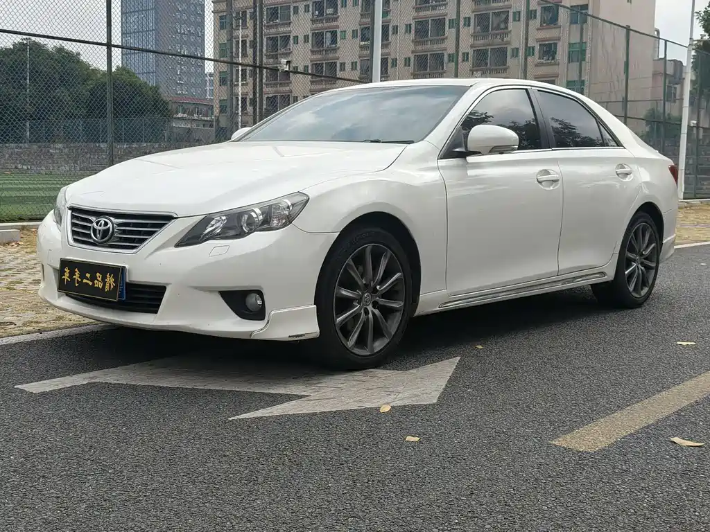 Toyota Reiz 2013