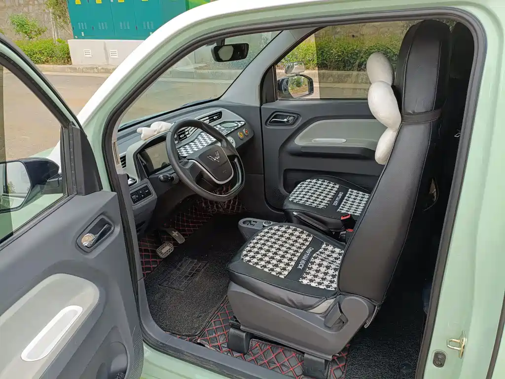 Wuling MINIEV — миниатюра 9