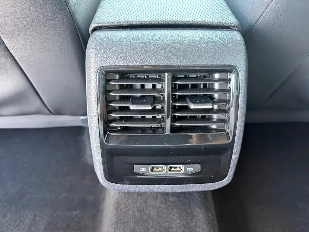 Volkswagen Sagitar — миниатюра 9