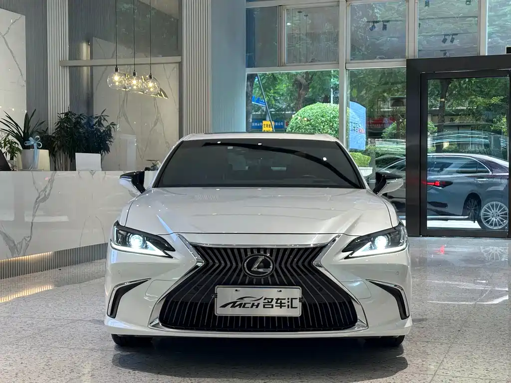 Lexus ES — миниатюра 2