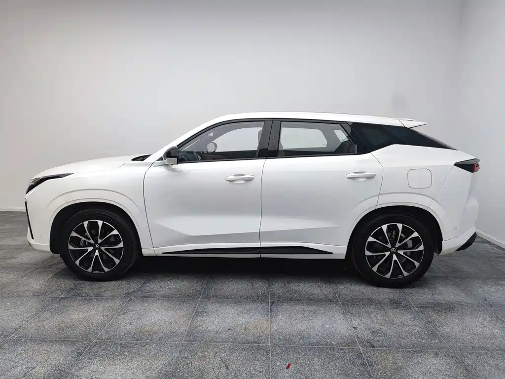 Changan UNI-Z New Energy — миниатюра 2