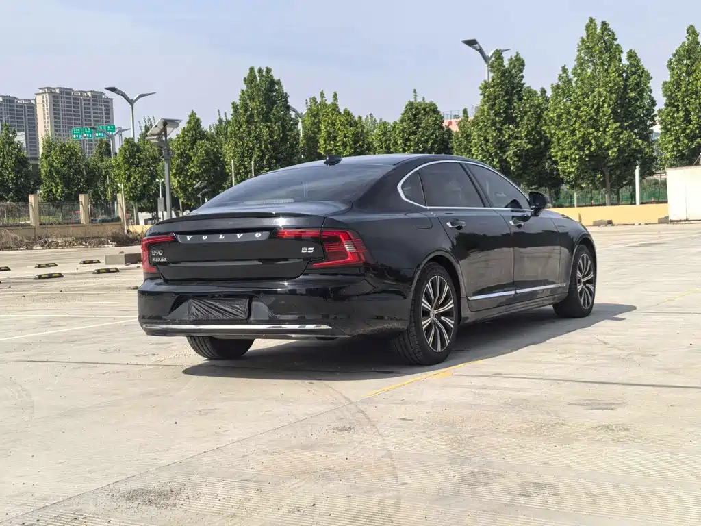 Volvo S90 — миниатюра 7