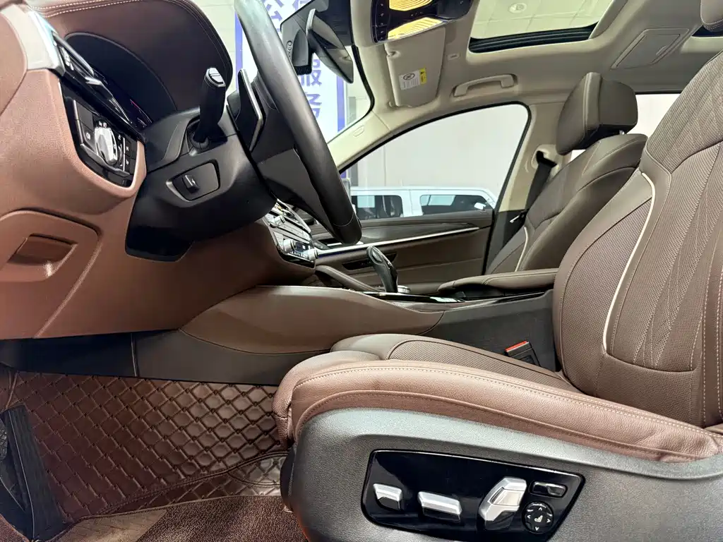 BMW 5 Series — миниатюра 5