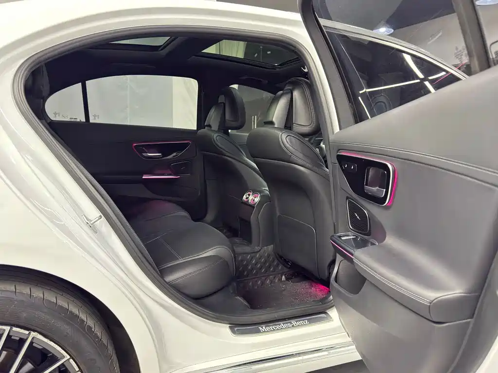 Mercedes-Benz C-Class — миниатюра 9