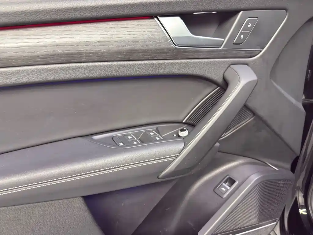 Audi Q5L — миниатюра 10