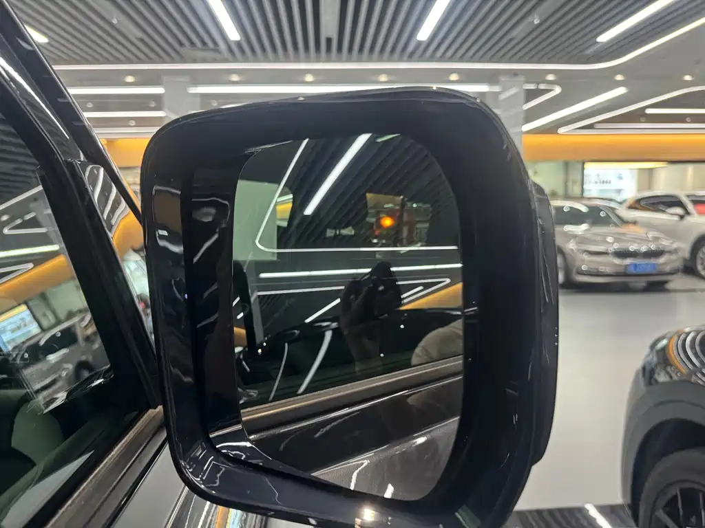 Land Rover Defender — миниатюра 18