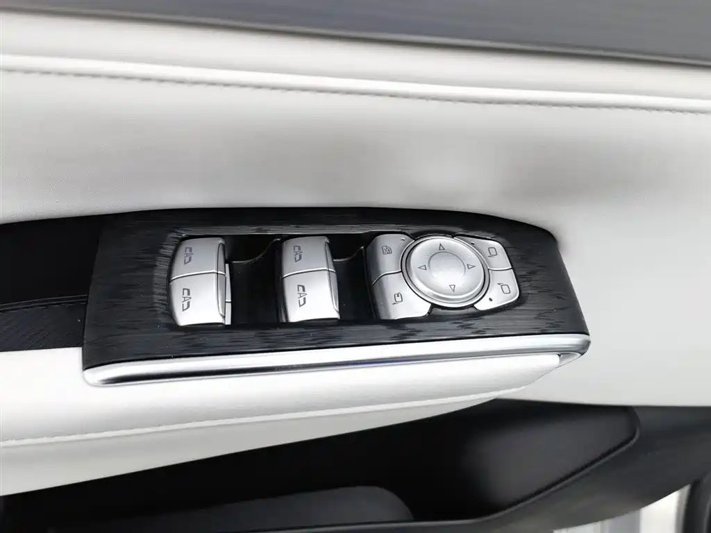 BUICK GL8 NEW ENERGY