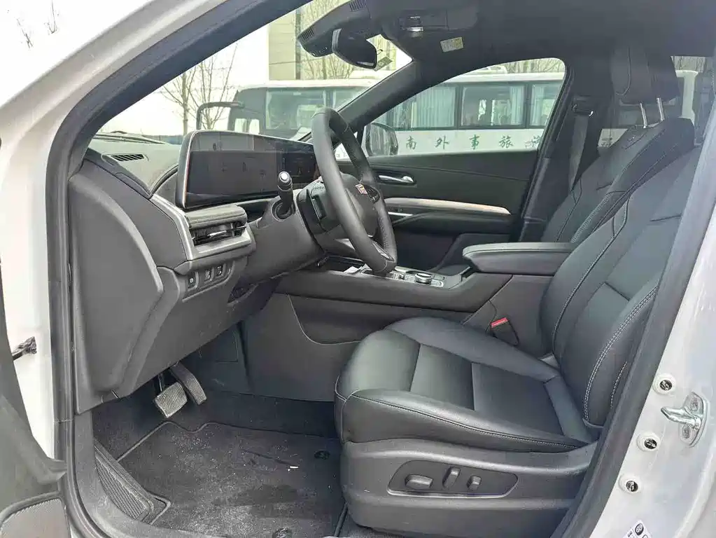 Cadillac XT4 — миниатюра 6