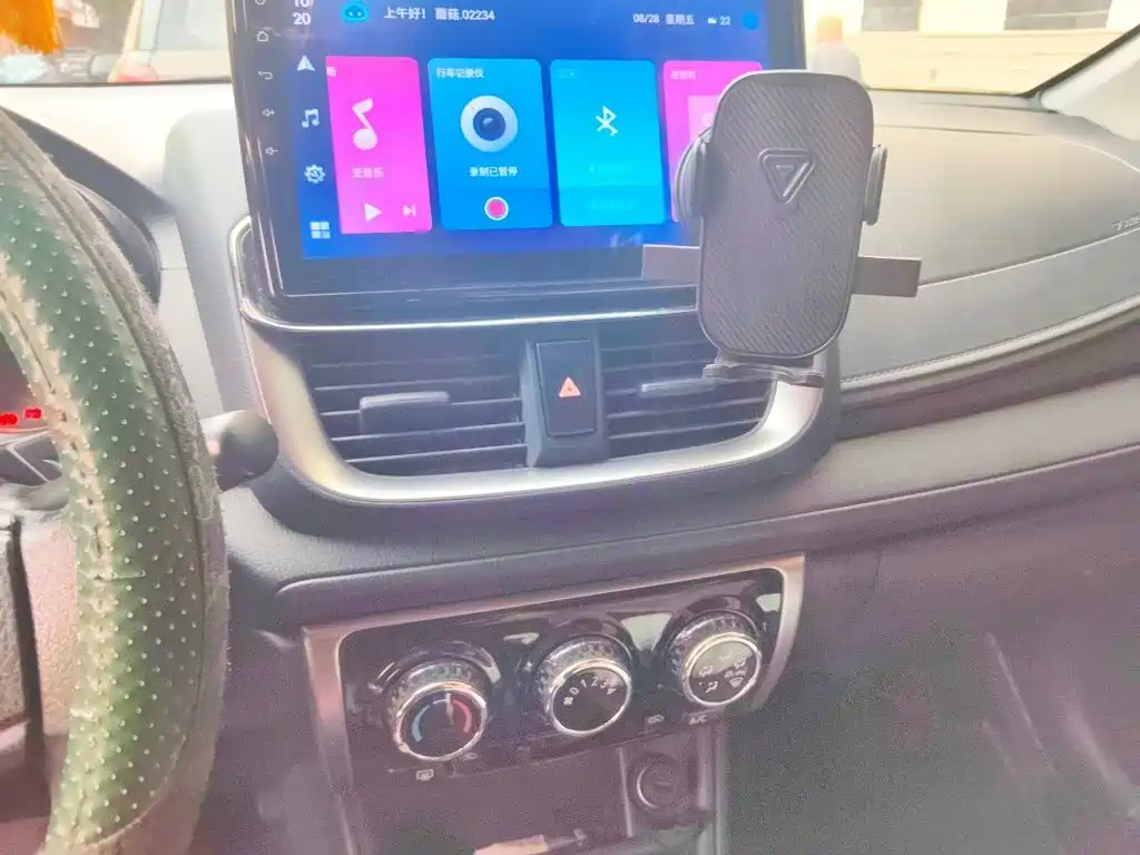 Toyota Yaris L — миниатюра 9