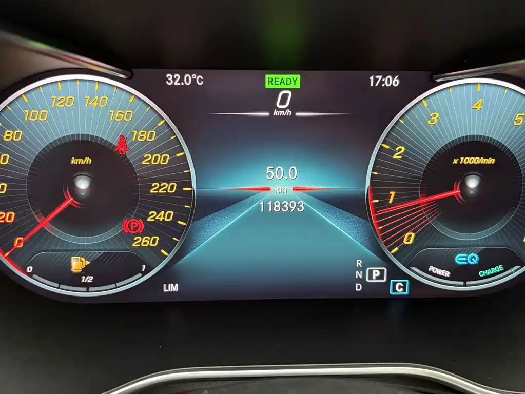 Mercedes-Benz C-Class — миниатюра 12