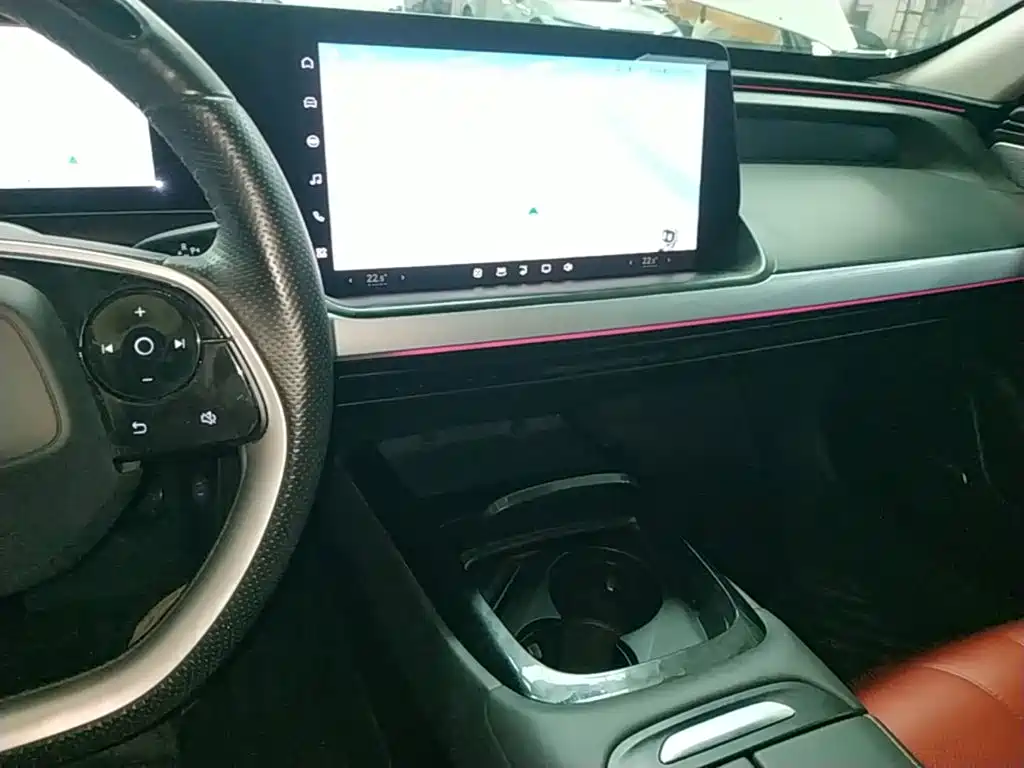 XPeng P7 — миниатюра 13