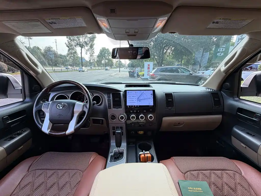 Toyota Sequoia — миниатюра 13