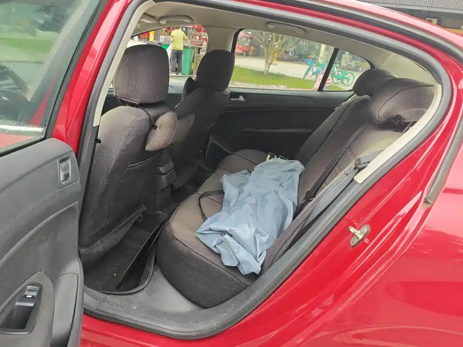 Peugeot 308 — миниатюра 11