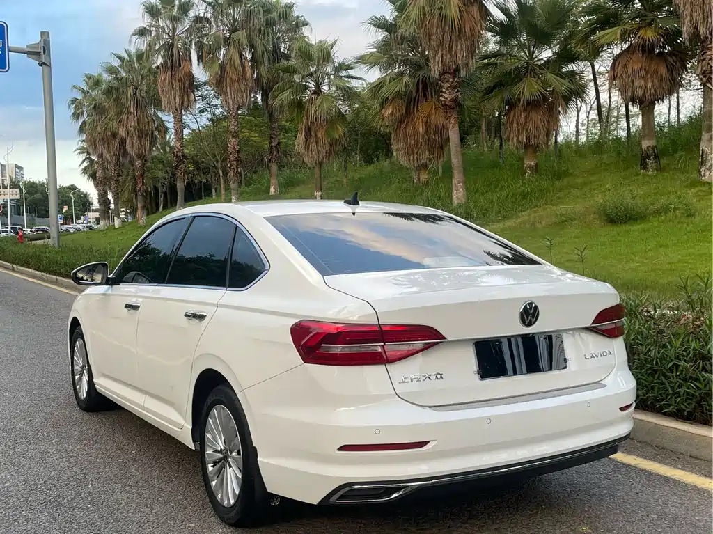 Volkswagen Lavida — миниатюра 4